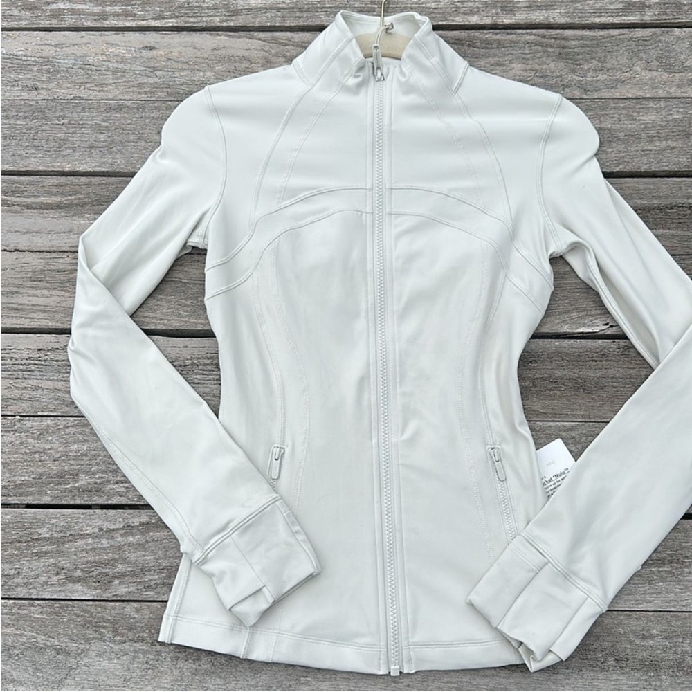 Lululemon Define Jacket white size 8 NEVER WORN